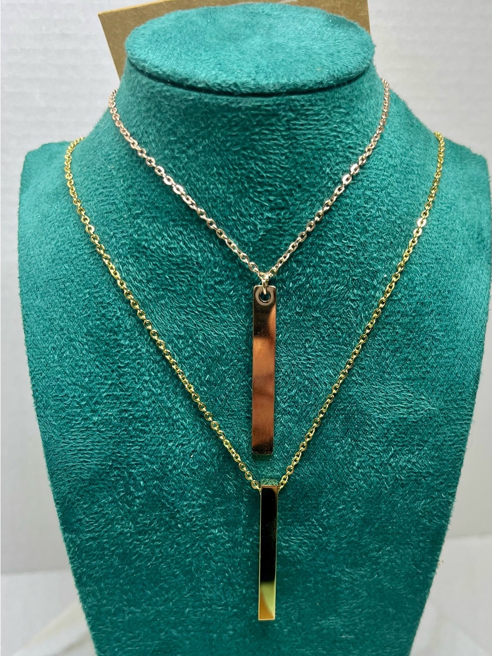 🆕 Plunder Gold OR Rose Gold Vertical Bar Pendant Necklace (choose one)